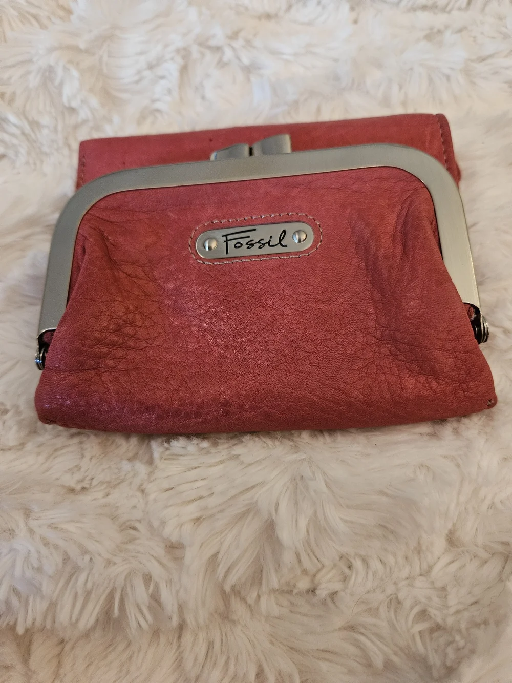 Fossil✨️Pink Leather Kiss-Lock Wallet